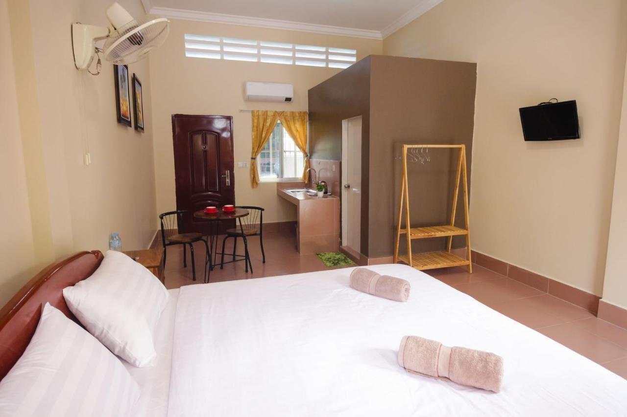 Lea'S Guesthouse And Restaurant Kampot Exterior photo